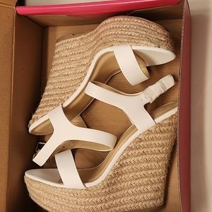 Charlotte Russe size 7 white brown